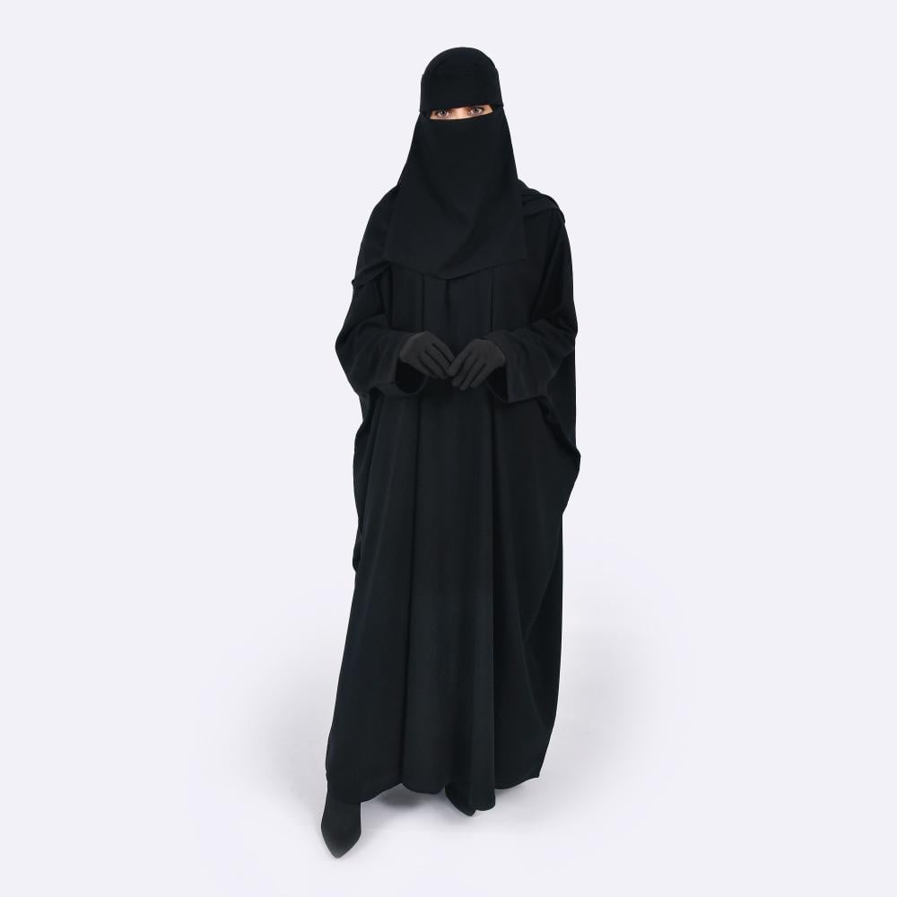 عباية كتف واسعة مغلقة مع اضافة طقطق من الاعلى