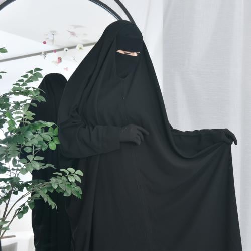 عباية رأس مغلقة بطقطق