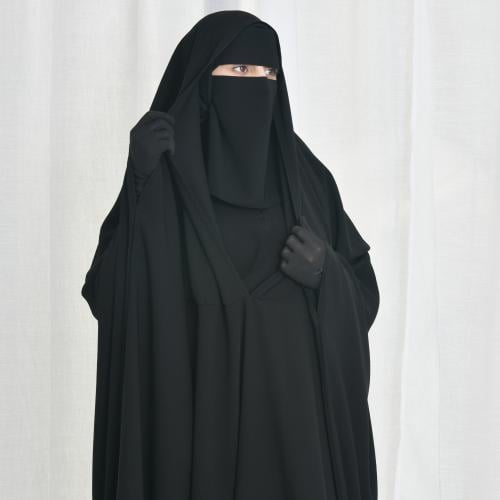 عباية كتف راس مغلقة بطقطق من الأعلى مع قطعة اضافية...