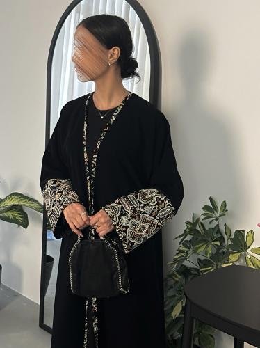 دالال