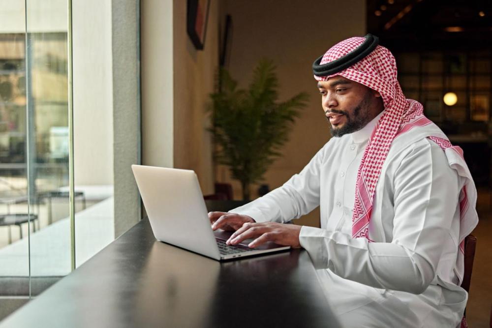 كيف أبدأ التجارة الإلكترونية في السعودية؟ دليل عملي للمبتدئين