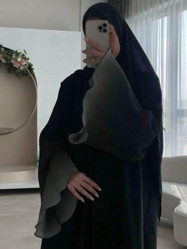 عباية سوداء طويلة للخريف