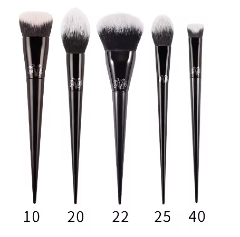 طقم فرش مكياج Kat Von D الاحترافي