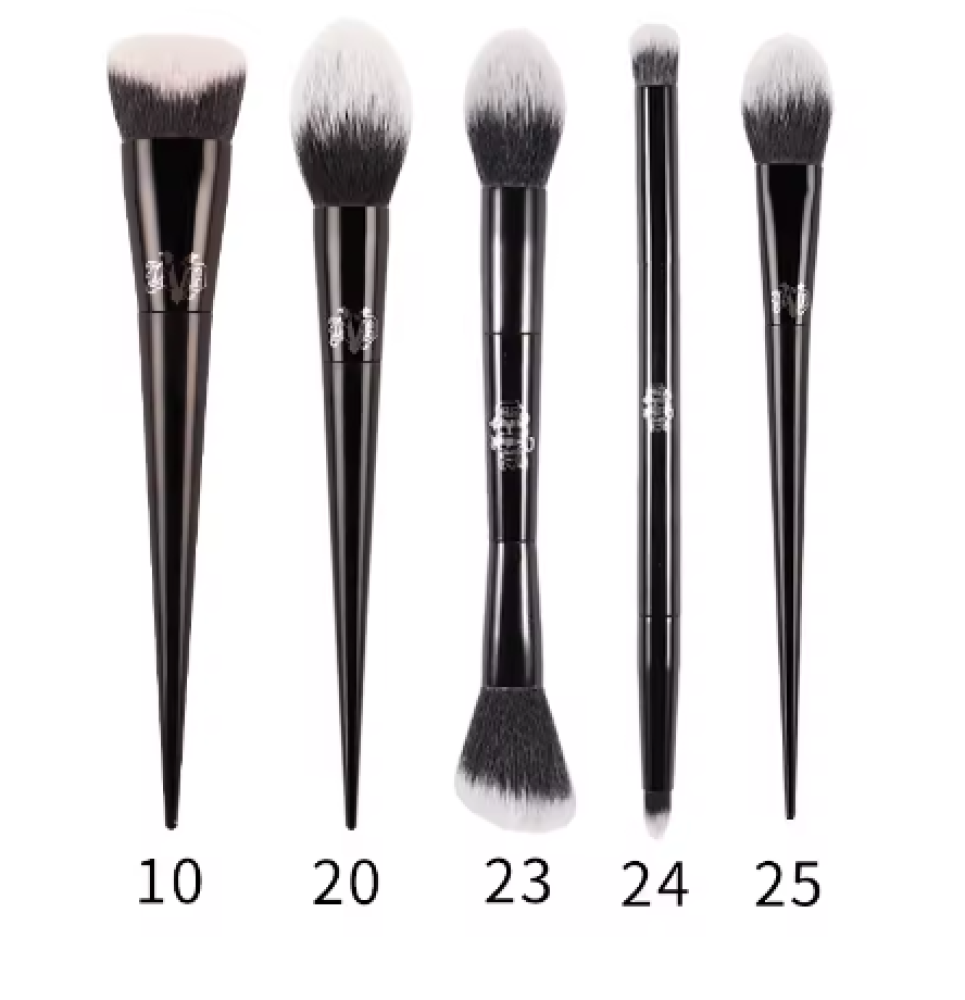 طقم فرش مكياج Kat Von D الاحترافي