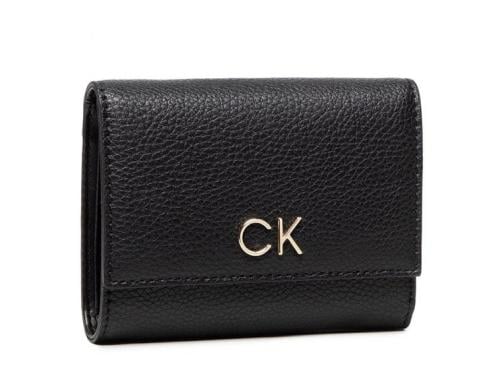 محفظة بقفل ثلاثي الطي للنساء من كالفن كلاين, سي كيه بلاك, قياس واحد Calvin Klein K60K609492 BAX