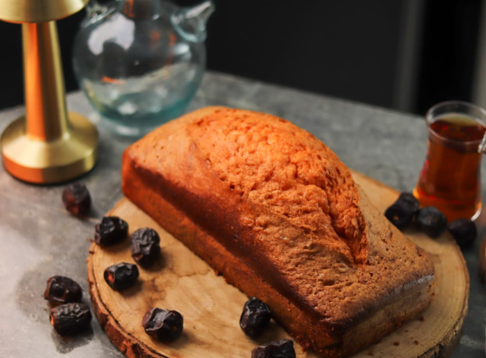 إنجليش كيك بالتمر: لماذا أصبح الخيار الصحي المحبوب في السعودية؟