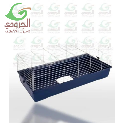 قفص أرانب وسط تصميم عملي ومريح