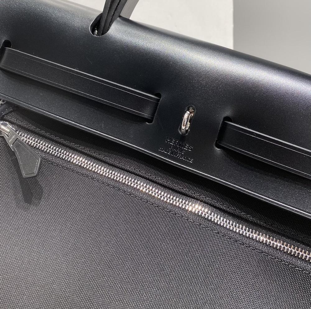 هيرميس - كلاسيكيات   Herbag Zip 31 bag