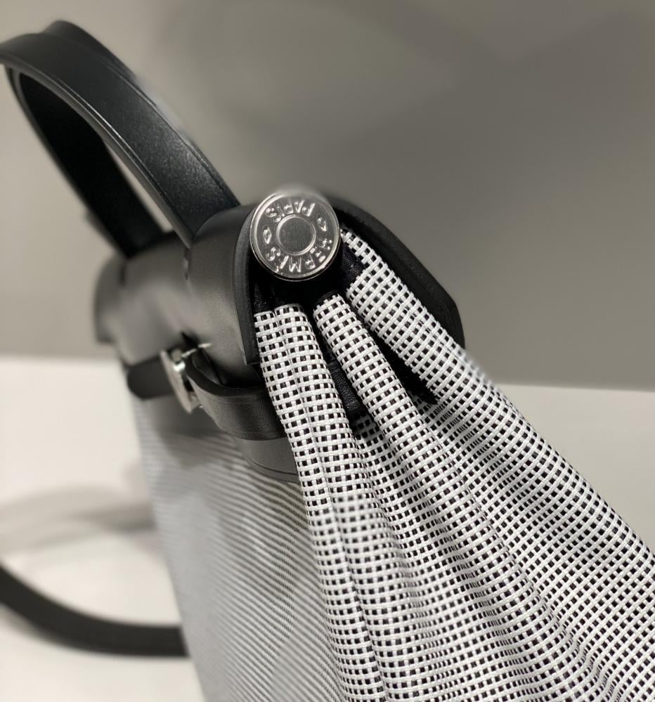 هيرميس - كلاسيكيات   Herbag Zip 31 bag