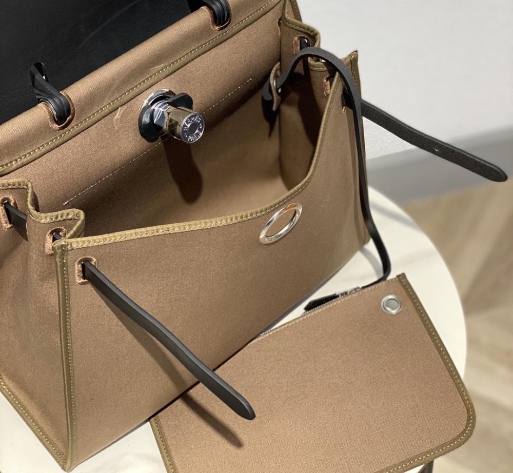 هيرميس - كلاسيكيات   Herbag Zip 31 bag