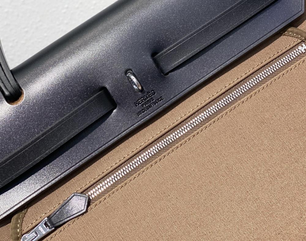 هيرميس - كلاسيكيات   Herbag Zip 31 bag