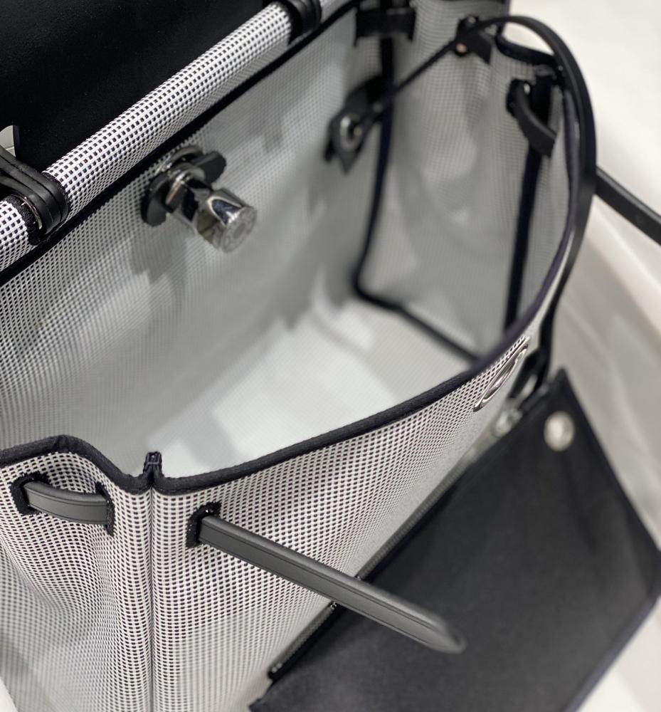 هيرميس - كلاسيكيات   Herbag Zip 31 bag