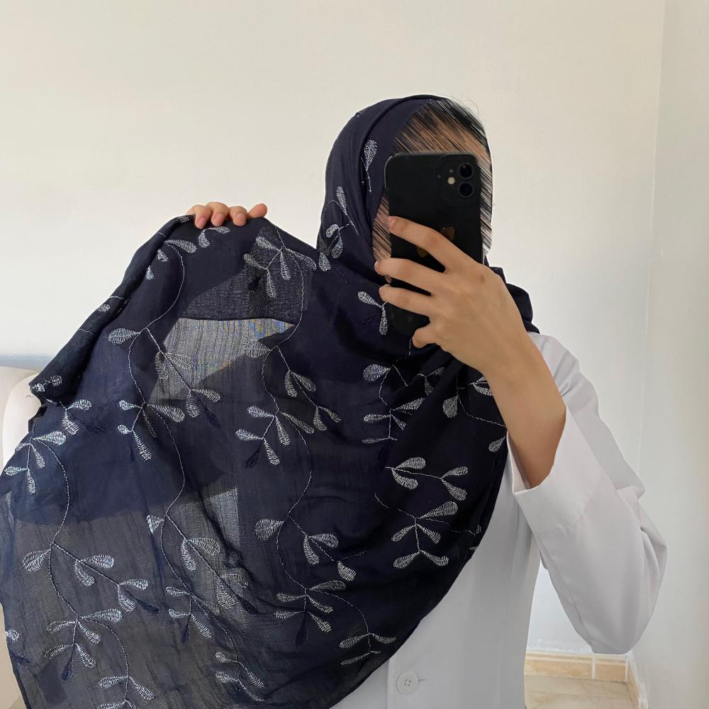 طرحة مرجان لينن لون كحلي