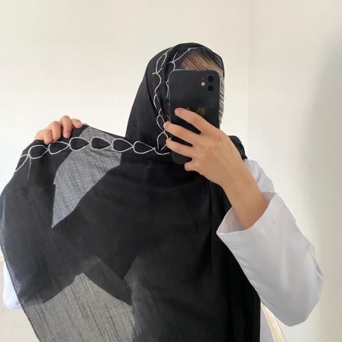 طرحة غيداء لينن لون اسود