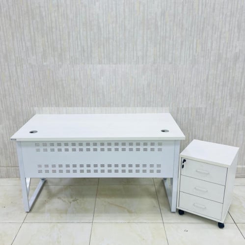 مكتب مع ادراج مقاس 1.20 متر لون أبيض
