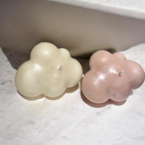 ‏Clouds candle