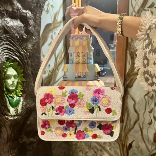 شنطة وايت بلوسوم White Blossom