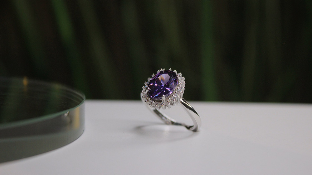 أطقم فضة رقيقة