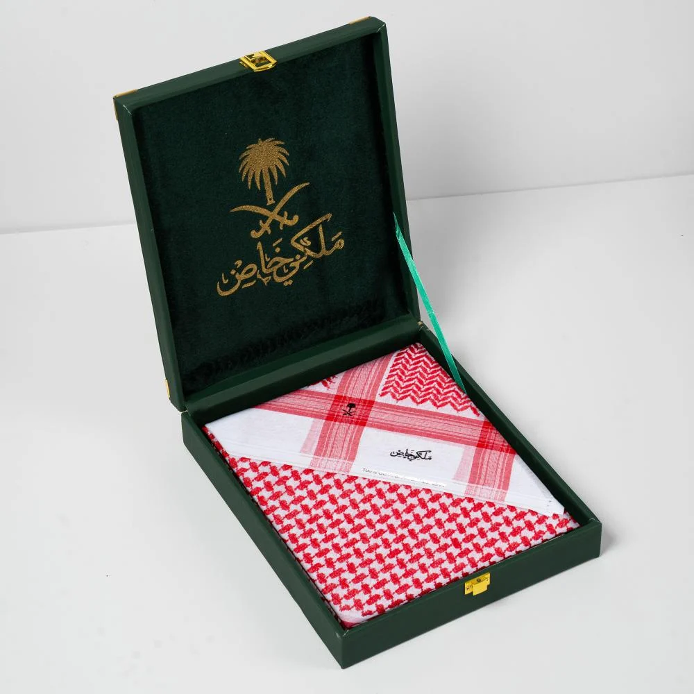 عرض 3 شماغ ملكي خاص بسعر اثنين