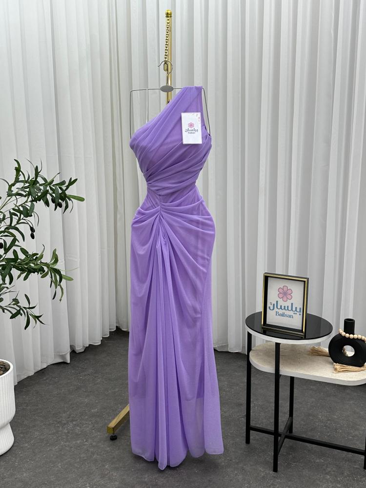 فستان طويل لامع بكسرات