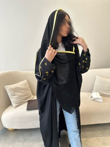 عباية ورد اصفر اسود