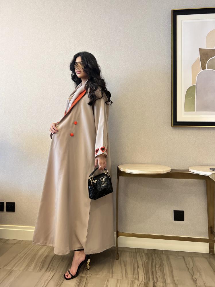 عباية هيفاء بيج