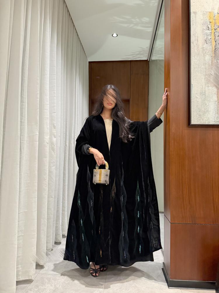 عباية غيداء مخمل