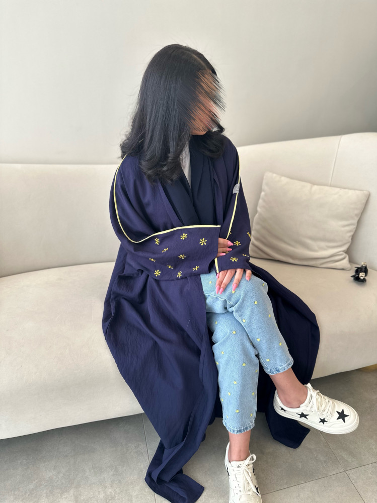 عباية ورد اصفر كحلي