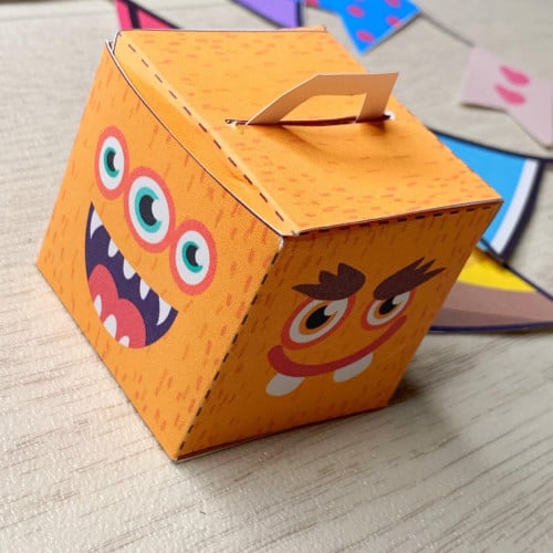 بوكس العيادي برسمة وحش