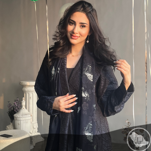 عباية سوداء انيقة