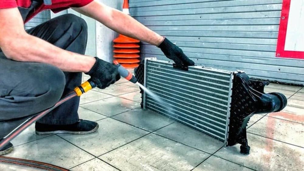 خطوات تنظيف رديتر السيارة بكفاءة عالية وسهولة فائقة