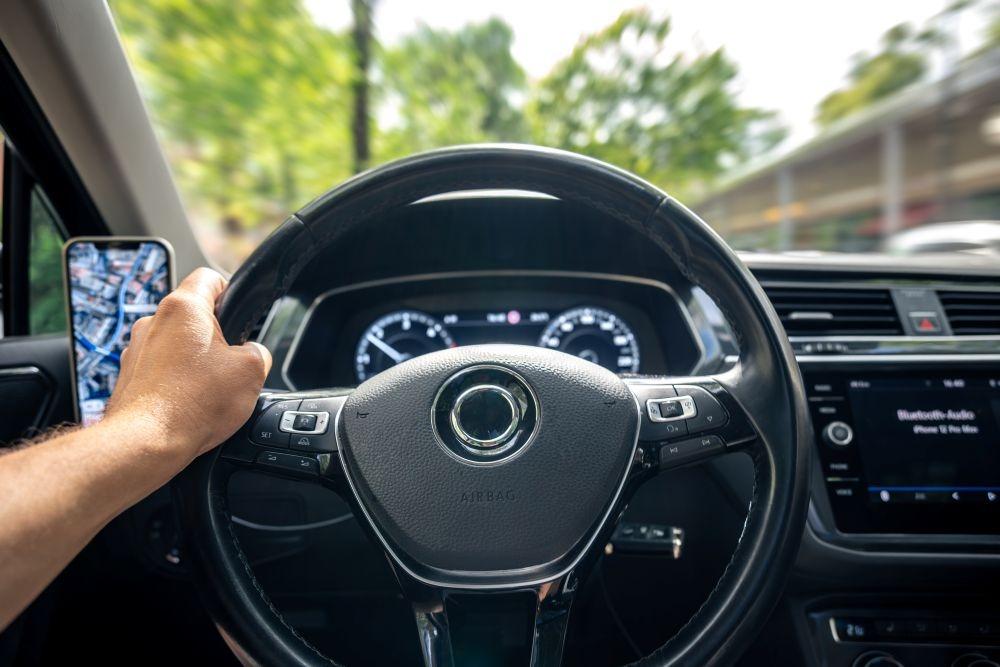 أهم المعلومات التي يجب أن تعرفها عن مثبت سرعة وشكله وطريقة تشغليه