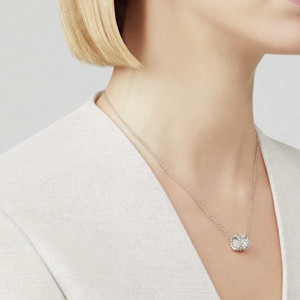 سلسال فان كليف فضي بيرليه كلوفر