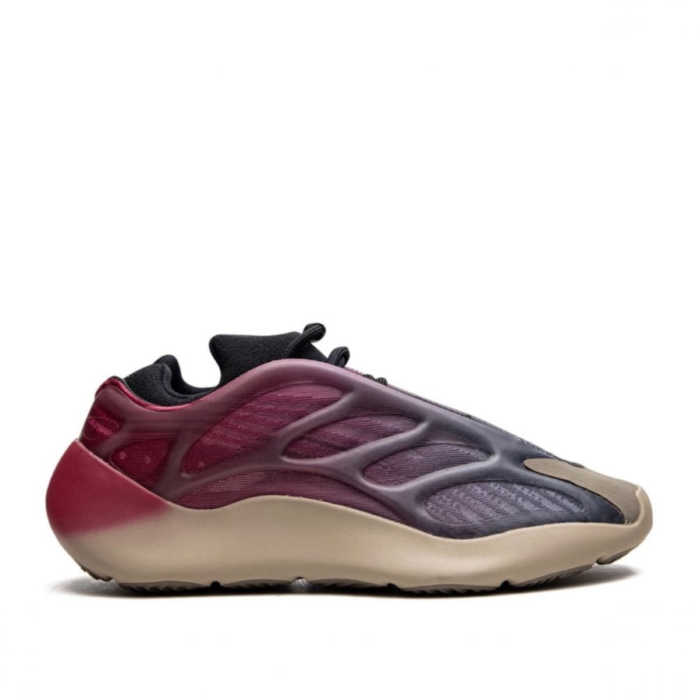 YEEZY 700 V3 Fade Carbon