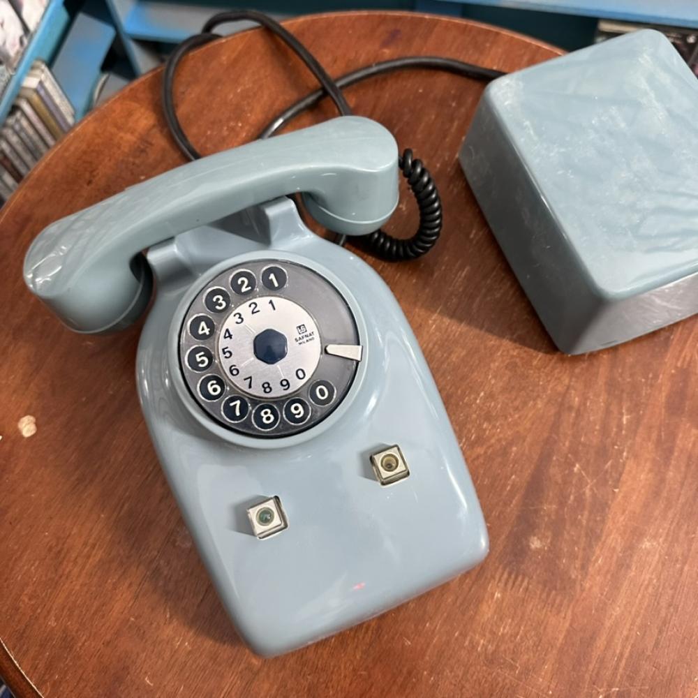 تلفون ايطالي قرص فنتج - مخزن بالكرتون