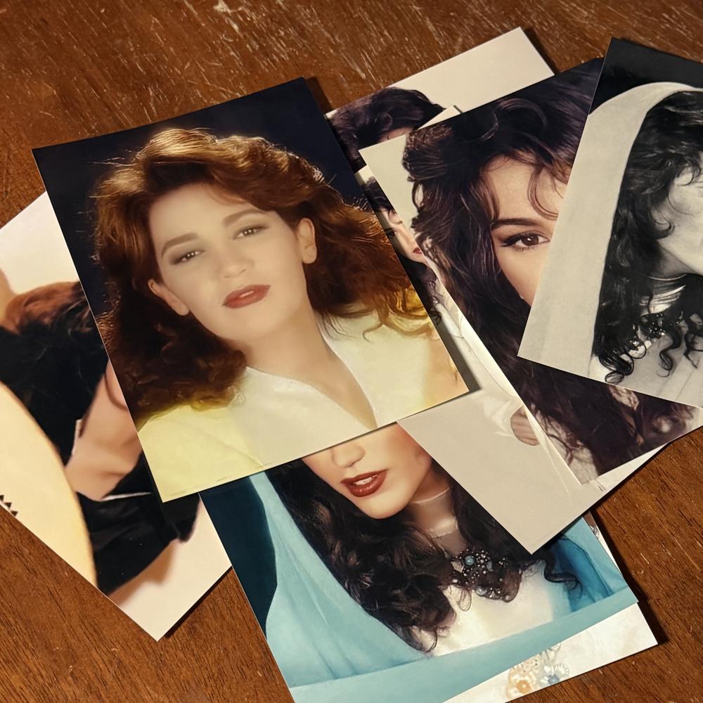 مجموعة من 8 صور استديو أصلية نادرة للفنانة ذكرى