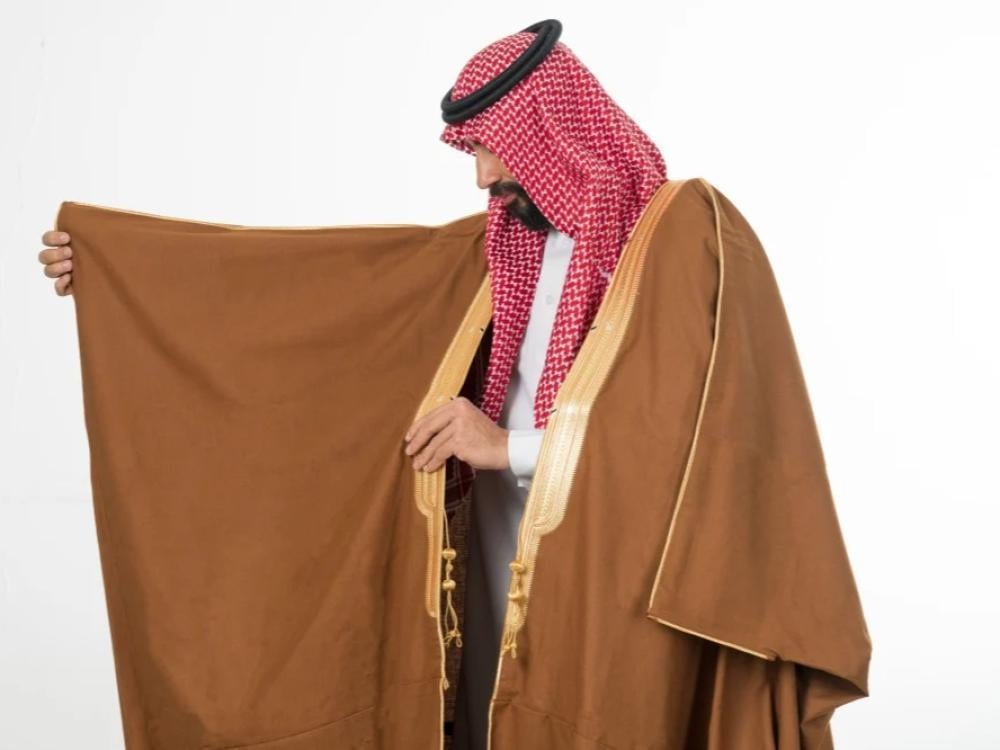 بشت ربيعي اللون بني