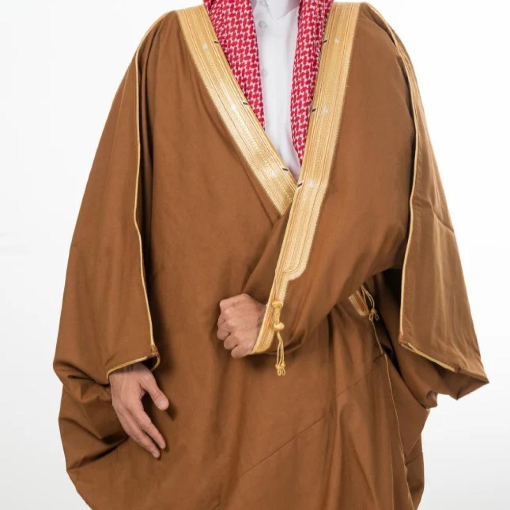 بشت ربيعي اللون بني