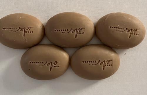 صابون الطين الأحمر برائحة الباتشولي