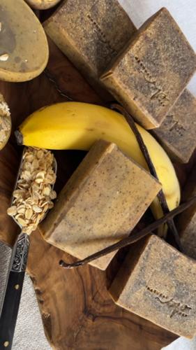 صابون بالموز والشوفان وقشور الموز