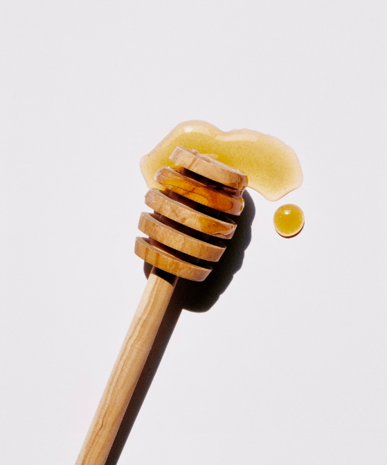 عسل ملكات النحل: السر الطبيعي للقوة الجنسية