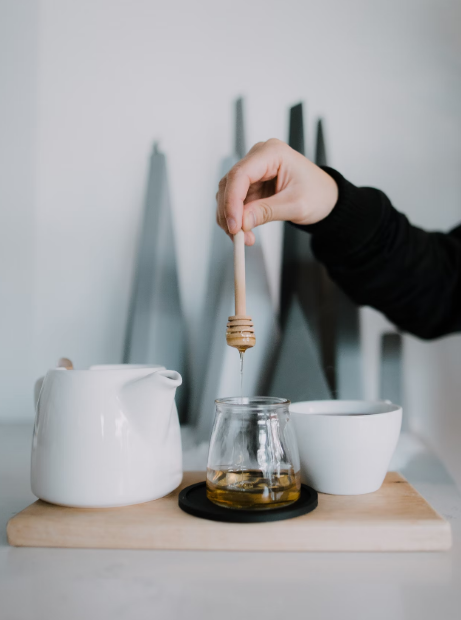 كيف يتمكن العسل للمتزوجين من تحسين العلاقة الزوجية وزيادة الخصوبة؟