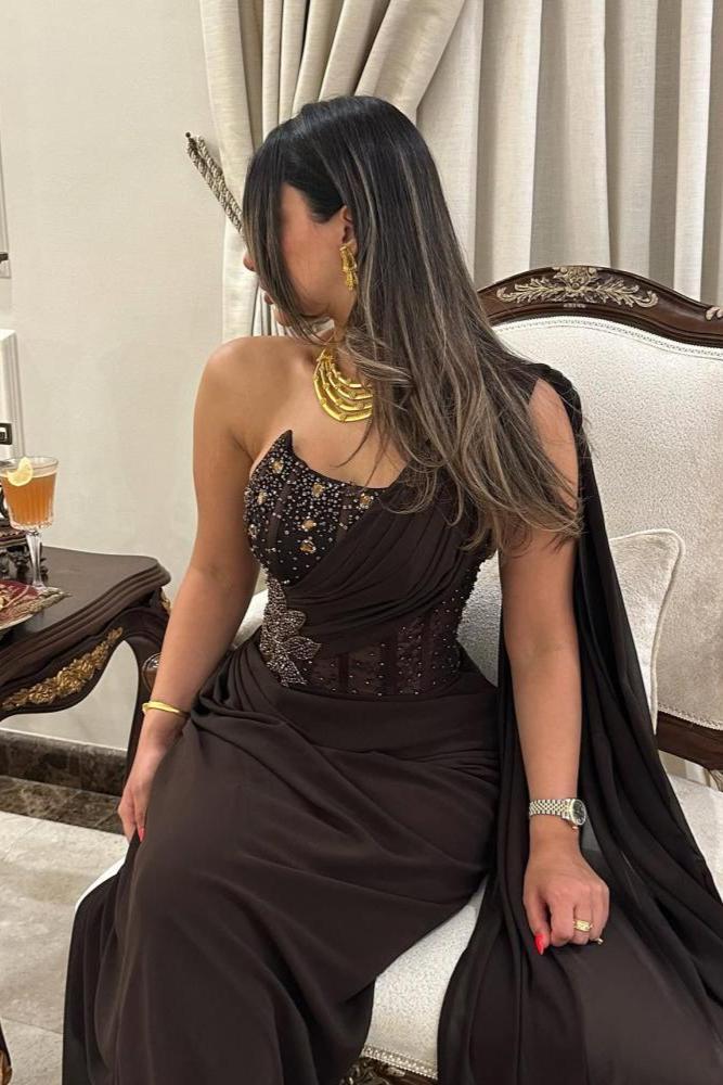 فستان سهره بكم واحد مزين بالخرز لون بني داكن
