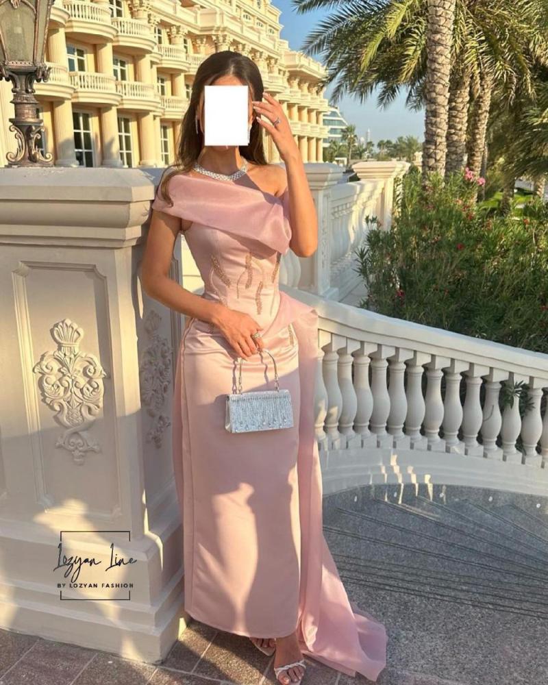 فستان لحمي مطرز