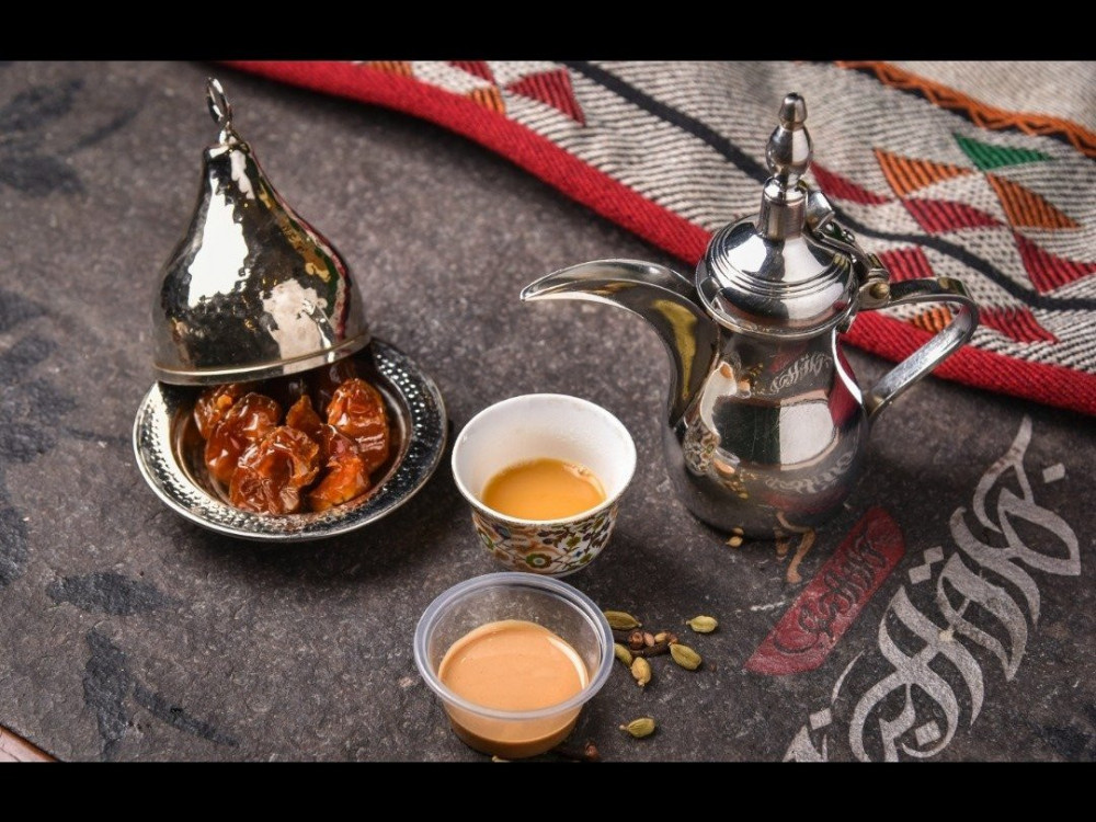 دلة القهوة العربية مطرزة مقاس كبير