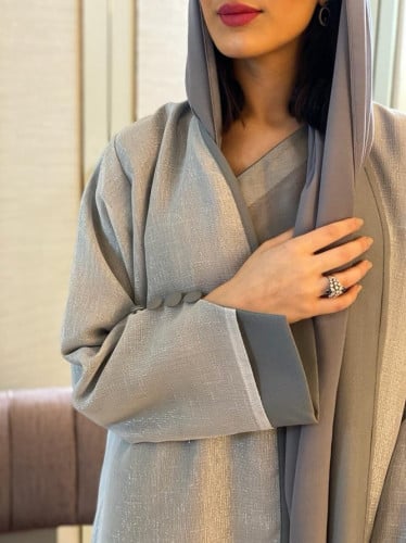 عباية طبقتين لنن رمادي خفيف مع كريب كتان رمادي