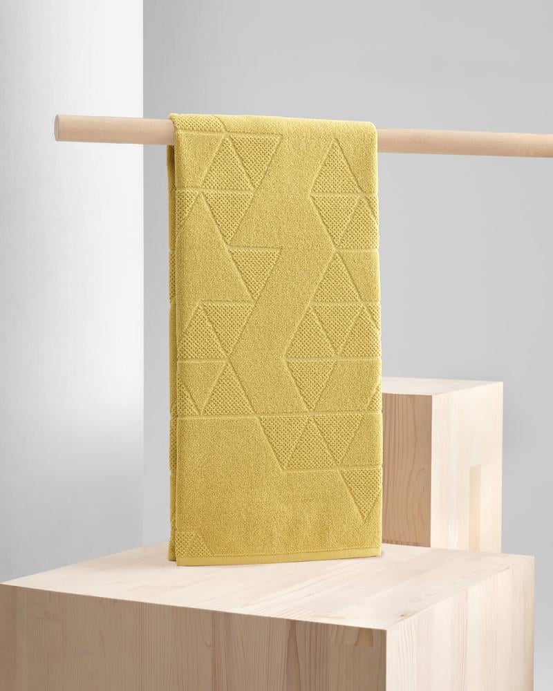 yellow body towel