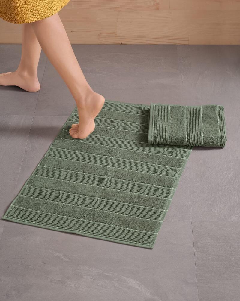 Set of two green floor towels