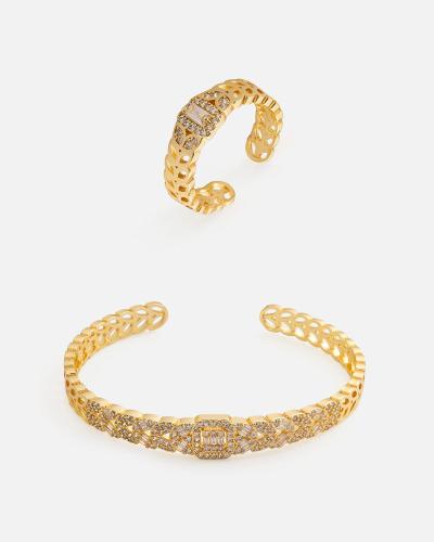 Attractive bracelet and ring set in gold