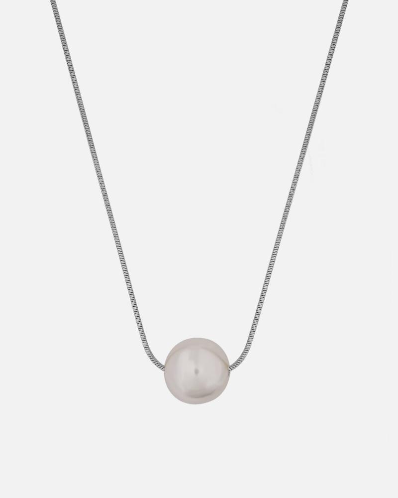 Elegant women's necklace in silver